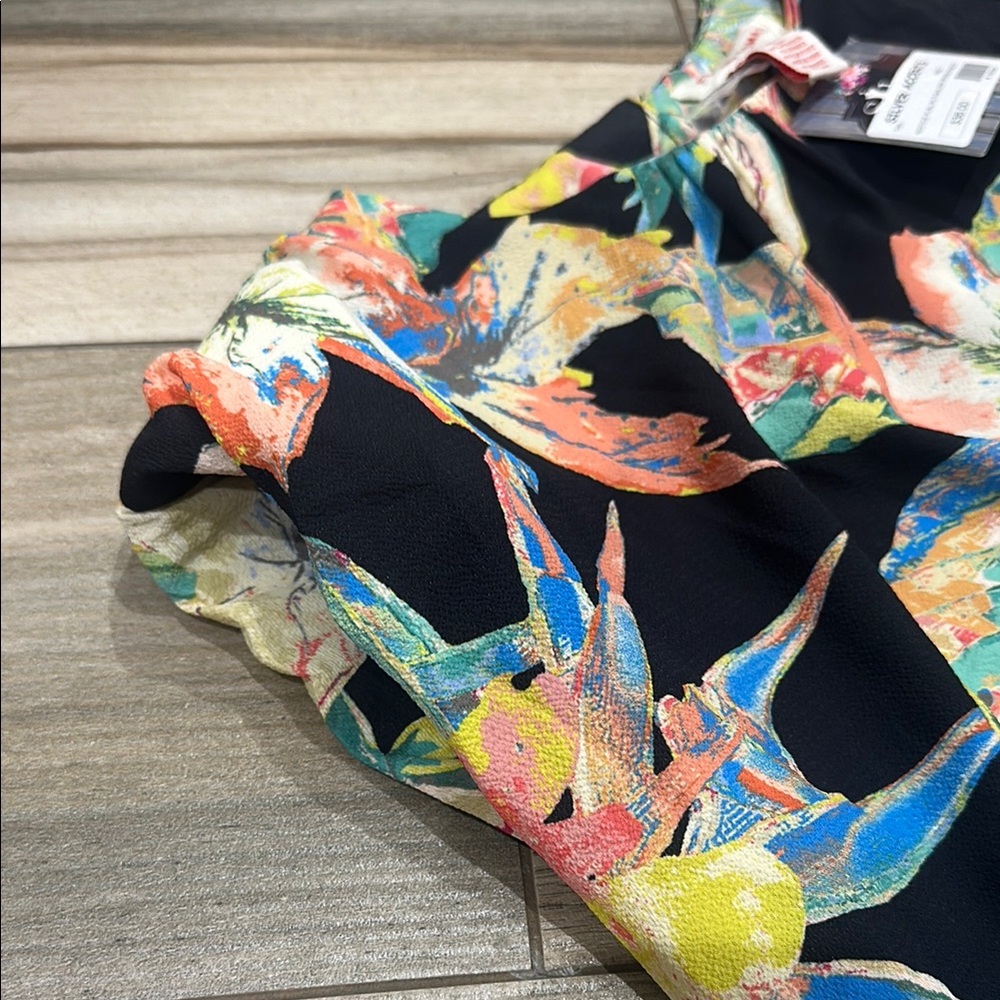 NWT Floral Sleeveless Top - Picture 3 of 4